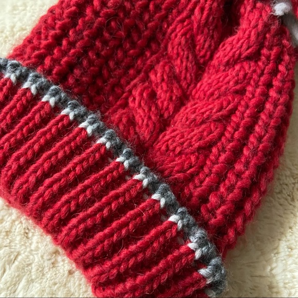 Gelso Bianco Italian designer luxurious red knit hat with pom - Picture 4 of 7